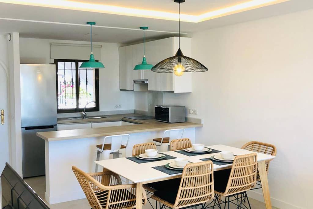 Luxury Modern Apartment By The Beach Μάλαγα Εξωτερικό φωτογραφία